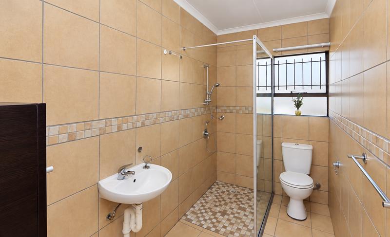 2 Bedroom Property for Sale in Langenhovenpark Free State